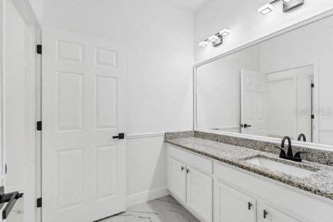 House in Gibsonton, Florida 3 bedrooms, 170.94 sq.m. № 1869745 - photo 15