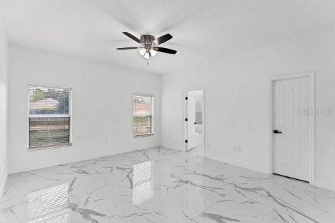 House in Gibsonton, Florida 3 bedrooms, 170.94 sq.m. № 1869745 - photo 26