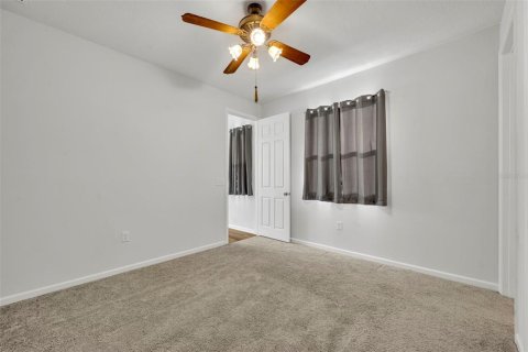 House in Davenport, Florida 6 bedrooms, 288.55 sq.m. № 1904679 - photo 22