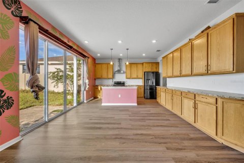 House in Davenport, Florida 6 bedrooms, 288.55 sq.m. № 1904679 - photo 8