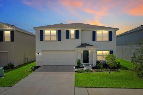 House in Wimauma, Florida 5 bedrooms, 248.42 sq.m. № 2211602 - photo 2