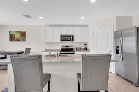 House in Wimauma, Florida 5 bedrooms, 248.42 sq.m. № 2211602 - photo 9