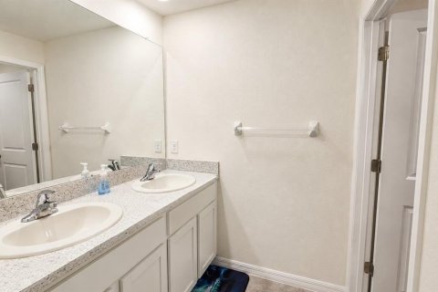 House in Wimauma, Florida 5 bedrooms, 248.42 sq.m. № 2211602 - photo 16