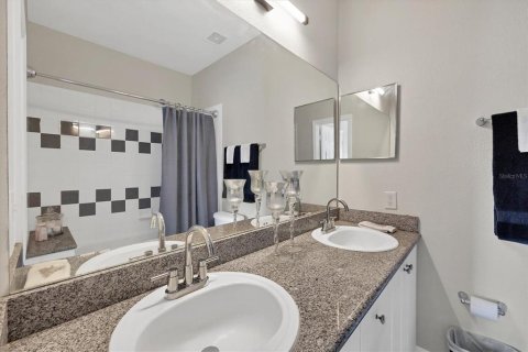 Townhouse in Bradenton, Florida 2 bedrooms, 108.51 sq.m. № 1543063 - photo 13