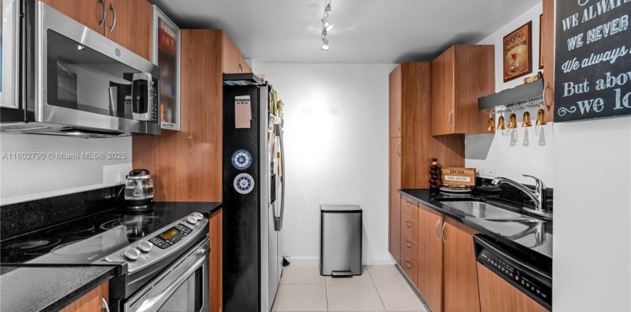 Condo in Aventura, Florida, 2 bedrooms  № 1864131