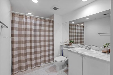 Condo in Aventura, Florida, 2 bedrooms  № 1864131 - photo 16