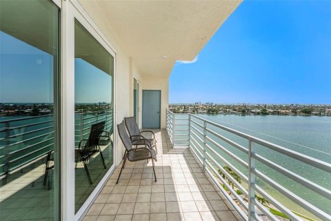 Condo in South Pasadena, Florida, 2 bedrooms  № 1855454 - photo 22