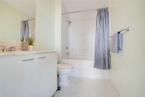 Condominio en venta en Miami, Florida, 2 dormitorios, 96.25 m2 № 1945551 - foto 6