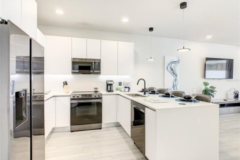 Купить таунхаус в Клермон, Флорида 6 комнат, 172.05м2, № 1717379 - фото 10