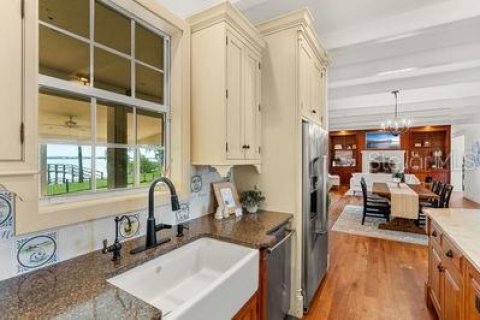 House in Merrit Island, Florida 5 bedrooms, 379.88 sq.m. № 1743254 - photo 8