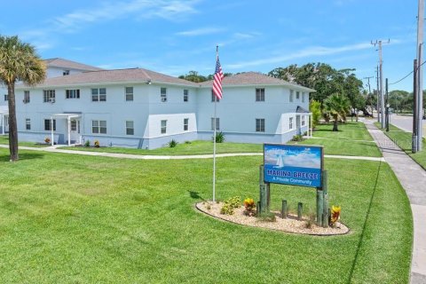 Condominio en Daytona Beach, Florida, 1 dormitorio  № 2198098