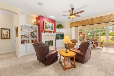Villa ou maison à vendre à Orlando, Floride: 3 chambres, 252.23 m2 № 2408746 - photo 13