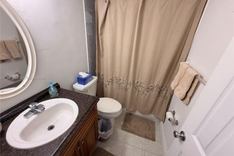 Copropriété à louer à Oakland Park, Floride: 2 chambres, 60.39 m2 № 1997843 - photo 7