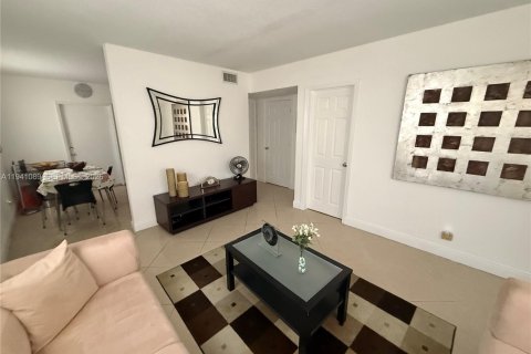 Copropriété à louer à Oakland Park, Floride: 2 chambres, 60.39 m2 № 1997843 - photo 2