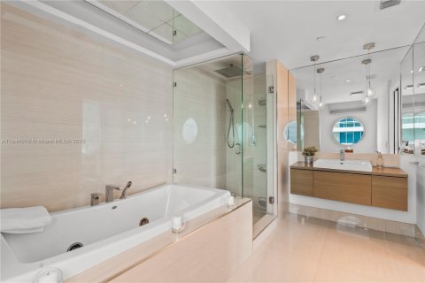 Copropriété à vendre à Miami Beach, Floride: 2 chambres, 112.41 m2 № 1839323 - photo 29