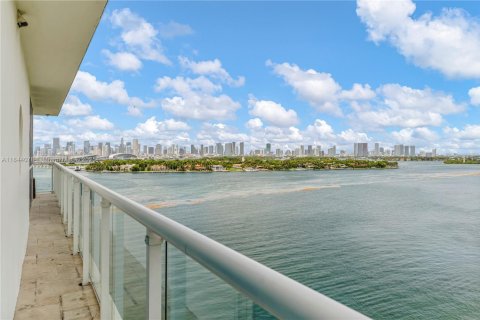 Copropriété à vendre à Miami Beach, Floride: 2 chambres, 112.41 m2 № 1839323 - photo 23