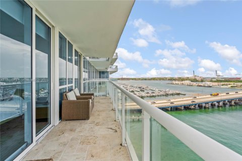 Copropriété à vendre à Miami Beach, Floride: 2 chambres, 112.41 m2 № 1839323 - photo 17