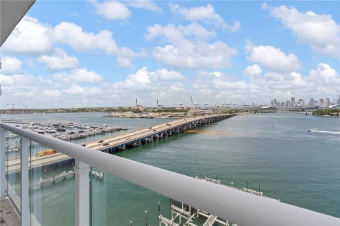 Copropriété à vendre à Miami Beach, Floride: 2 chambres, 112.41 m2 № 1839323 - photo 18
