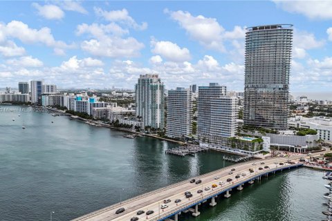 Copropriété à vendre à Miami Beach, Floride: 2 chambres, 112.41 m2 № 1839323 - photo 2