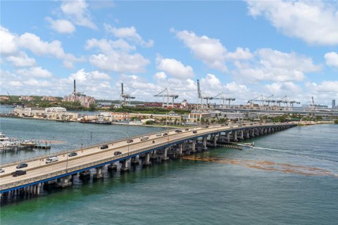Copropriété à vendre à Miami Beach, Floride: 2 chambres, 112.41 m2 № 1839323 - photo 19