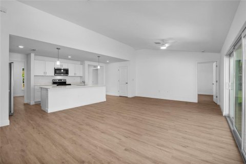 Villa ou maison à vendre à North Port, Floride: 4 chambres, 173.54 m2 № 2280684 - photo 5