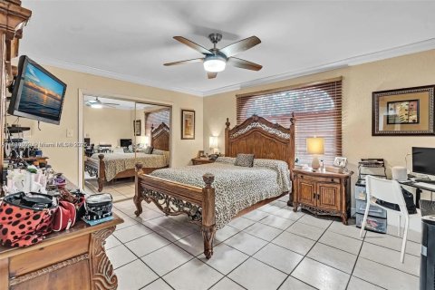 Villa ou maison à vendre à Miami, Floride: 4 chambres, 145.3 m2 № 2050090 - photo 7