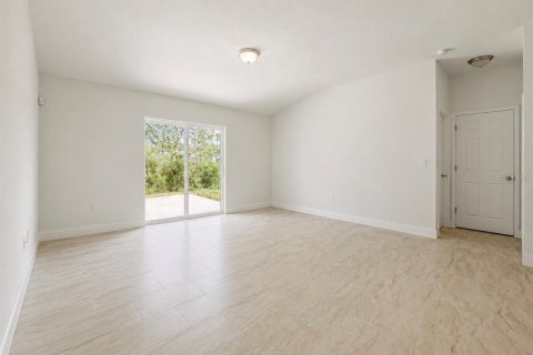 Casa en venta en Deltona, Florida, 4 dormitorios, 148.64 m2 № 2238705 - foto 6