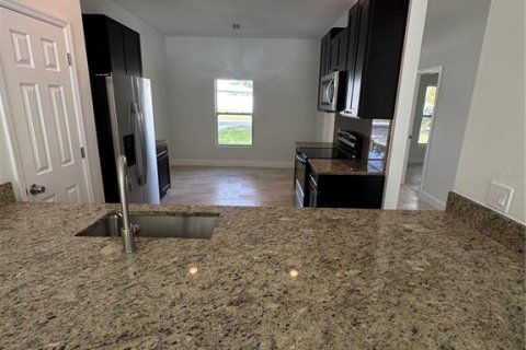 Casa en venta en Deltona, Florida, 4 dormitorios, 148.64 m2 № 2238705 - foto 13