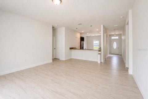 Casa en venta en Deltona, Florida, 4 dormitorios, 148.64 m2 № 2238705 - foto 7