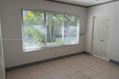 Appartement à louer à Miami Shores, Floride: 2 chambres, 78.97 m2 № 2071970 - photo 7
