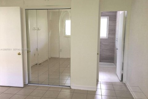 Appartement à louer à Miami Shores, Floride: 2 chambres, 78.97 m2 № 2071970 - photo 3