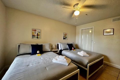Condo in Kissimmee, Florida, 2 bedrooms  № 1399251 - photo 11
