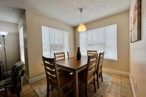 Condo in Kissimmee, Florida, 2 bedrooms  № 1399251 - photo 4
