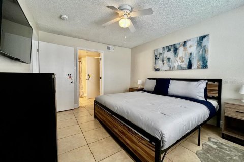 Condo in Kissimmee, Florida, 2 bedrooms  № 1399251 - photo 14