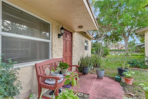Villa ou maison à vendre à Deerfield Beach, Floride: 3 chambres, 102.56 m2 № 1463668 - photo 2