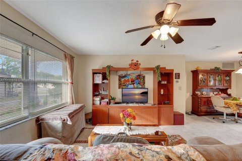 Villa ou maison à vendre à Deerfield Beach, Floride: 3 chambres, 102.56 m2 № 1463668 - photo 13