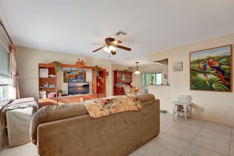 Villa ou maison à vendre à Deerfield Beach, Floride: 3 chambres, 102.56 m2 № 1463668 - photo 9