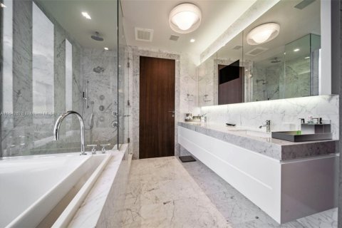 Copropriété à louer à Bal Harbour, Floride: 3 chambres, 303.7 m2 № 1836442 - photo 17