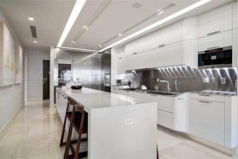 Copropriété à louer à Bal Harbour, Floride: 3 chambres, 303.7 m2 № 1836442 - photo 11