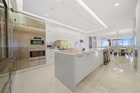 Copropriété à louer à Bal Harbour, Floride: 3 chambres, 303.7 m2 № 1836442 - photo 9