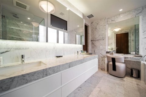 Copropriété à louer à Bal Harbour, Floride: 3 chambres, 303.7 m2 № 1836442 - photo 19