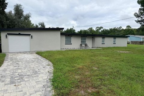 House in Orlando, Florida 5 bedrooms, 174.28 sq.m. № 2412591