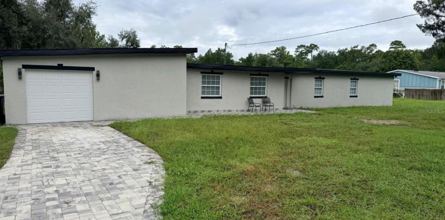 House in Orlando, Florida 5 bedrooms, 174.28 sq.m. № 2412591