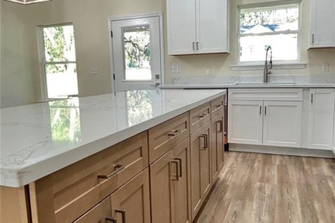 Villa ou maison à vendre à Melrose, Floride: 3 chambres, 144.09 m2 № 2350369 - photo 8