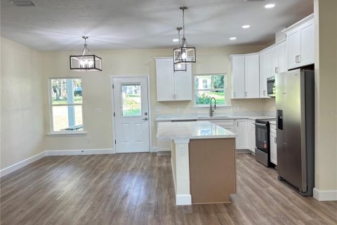 Villa ou maison à vendre à Melrose, Floride: 3 chambres, 144.09 m2 № 2350369 - photo 6