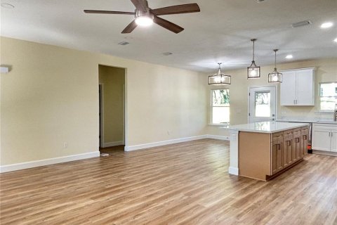 Villa ou maison à vendre à Melrose, Floride: 3 chambres, 144.09 m2 № 2350369 - photo 17