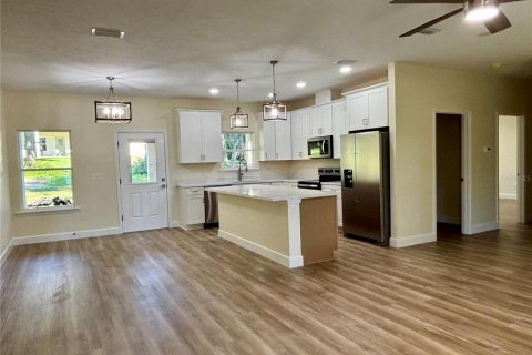 Villa ou maison à vendre à Melrose, Floride: 3 chambres, 144.09 m2 № 2350369 - photo 5