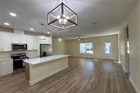 Villa ou maison à vendre à Melrose, Floride: 3 chambres, 144.09 m2 № 2350369 - photo 15
