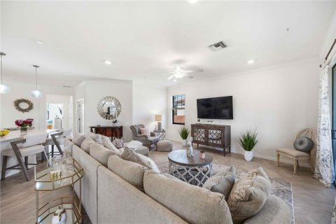 Condo in Venice, Florida, 2 bedrooms  № 2220168 - photo 17
