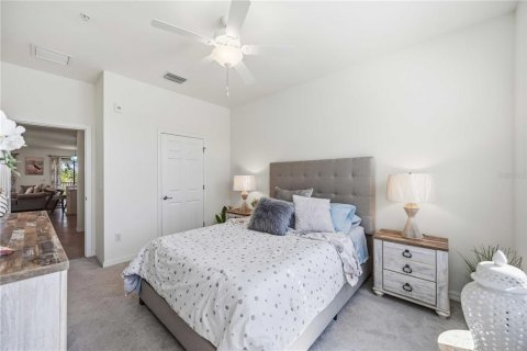 Condo in Venice, Florida, 2 bedrooms  № 2220168 - photo 28